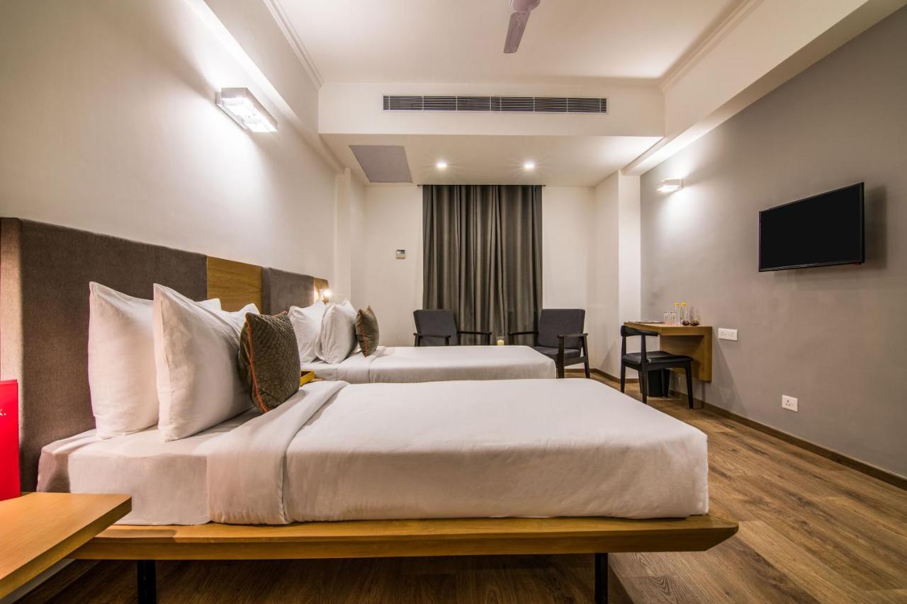 Oyo Townhouse 028 Corporate Suite Noida Exterior photo