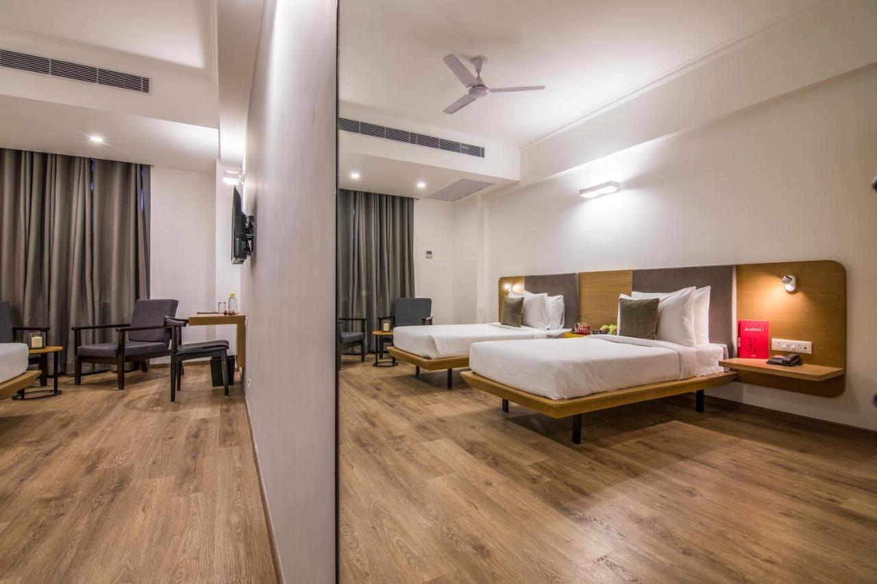 Oyo Townhouse 028 Corporate Suite Noida Exterior photo